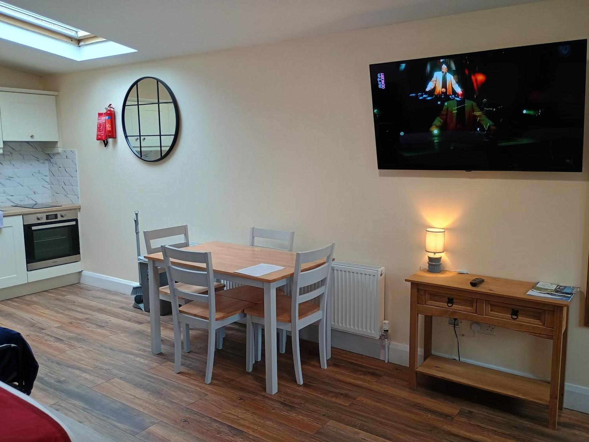 Matty'S Pub - Apartment'S Carlow Phòng bức ảnh